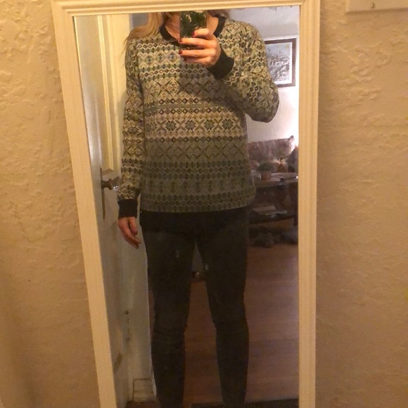 Coincidence and chance || UO sweater - Picture 2 of 2